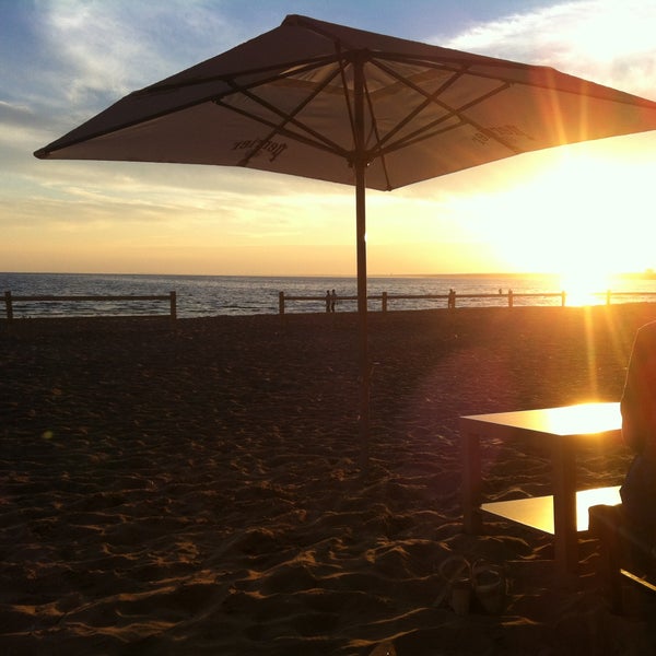 รูปภาพถ่ายที่ Ibiza Beach Bar โดย Konstantin L. เมื่อ 7/4/2013