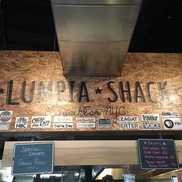 Photo prise au Lumpia Shack Snackbar par Shannon M. le6/28/2016