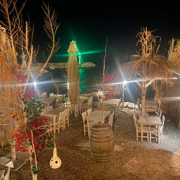 Foto diambil di Denizkızı Restaurant oleh Gucu.harun pada 7/26/2021
