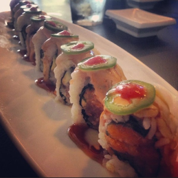 Foto tirada no(a) Tally Thai &amp; Sushi por Pop N. em 5/23/2014