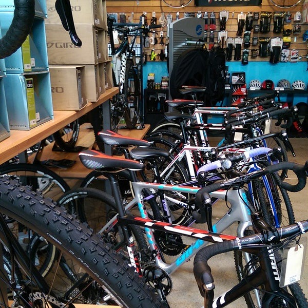 รูปภาพถ่ายที่ Portland Bicycle Studio โดย Molly C. เมื่อ 8/20/2014