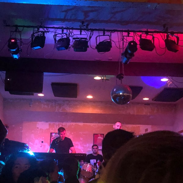 Photo taken at Maggie McGarry&#39;s by Chang L. on 11/1/2019