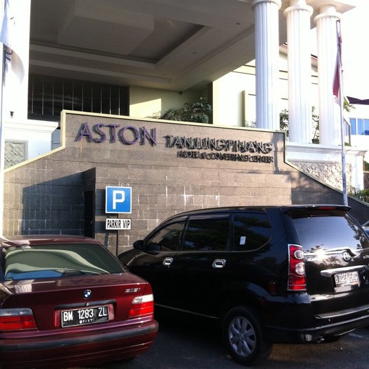 Foto scattata a Aston Tanjungpinang Hotel &amp; Conference Center da Gerry G. il 9/18/2012