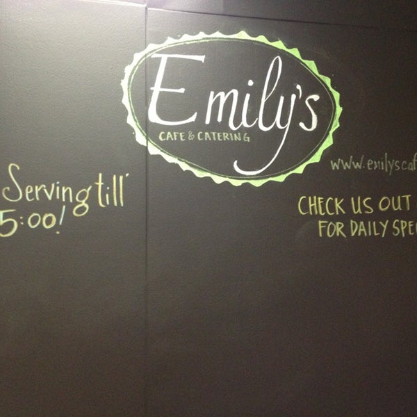 6/12/2013 tarihinde Christina R.ziyaretçi tarafından Emily&#39;s Cafe'de çekilen fotoğraf