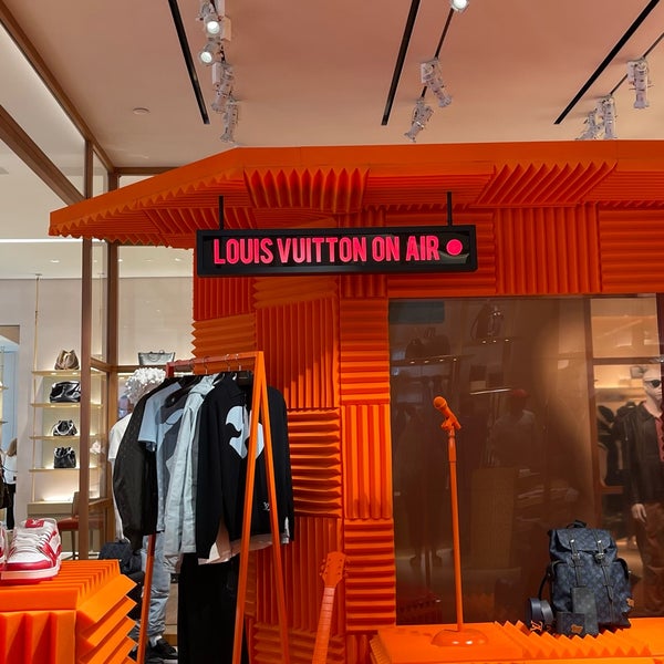 Louis Vuitton Nashville, 2126 Abbott Martin Road, Suite #270, The Mall at Green  Hills, Nashville, TN, Clothing Retail - MapQuest