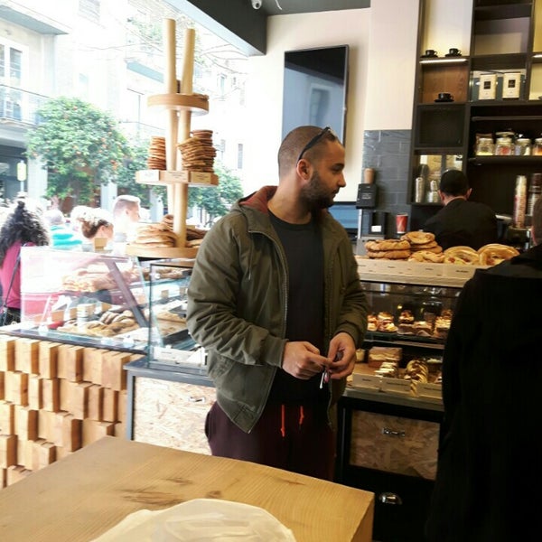 3/22/2016 tarihinde Antigoni A.ziyaretçi tarafından RepEat'de çekilen fotoğraf