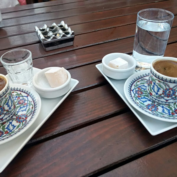 Das Foto wurde bei Şarköy Çiftlik Şarküteri &amp; Kahvaltı von Yalçın A. am 9/20/2017 aufgenommen