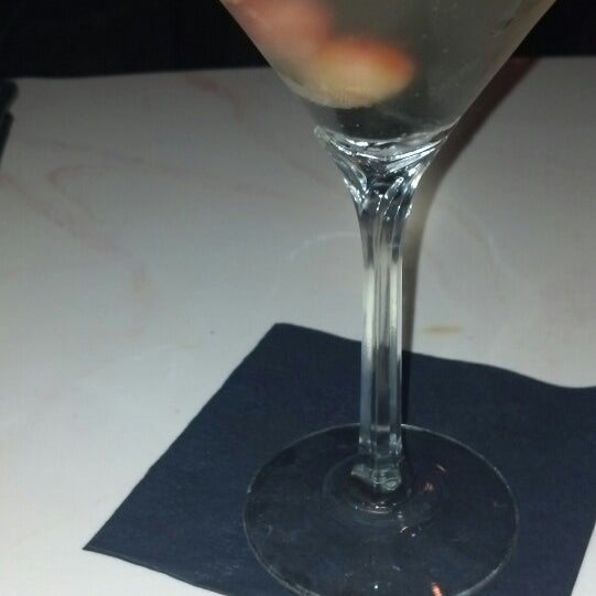 Photo prise au Nicky Blaine&#39;s Cocktail Lounge par Jessie N. le12/15/2013