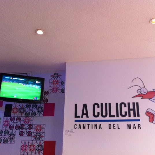 Photo prise au La Culichi. Cantina Del Mar par Claud S. le7/17/2011