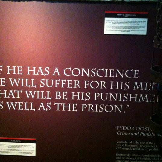 รูปภาพถ่ายที่ National Museum of Crime &amp; Punishment โดย Ryan W. เมื่อ 4/28/2012