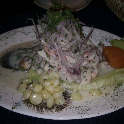 Photo taken at Inca Pacha Restaurante by Eduardo G. on 10/20/2011