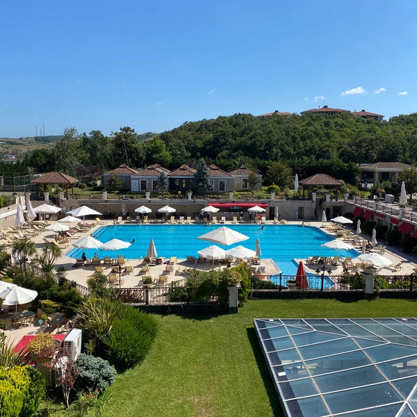 รูปภาพถ่ายที่ Best Western Şile Gardens Hotel &amp; Spa โดย Görkem เมื่อ 7/24/2020