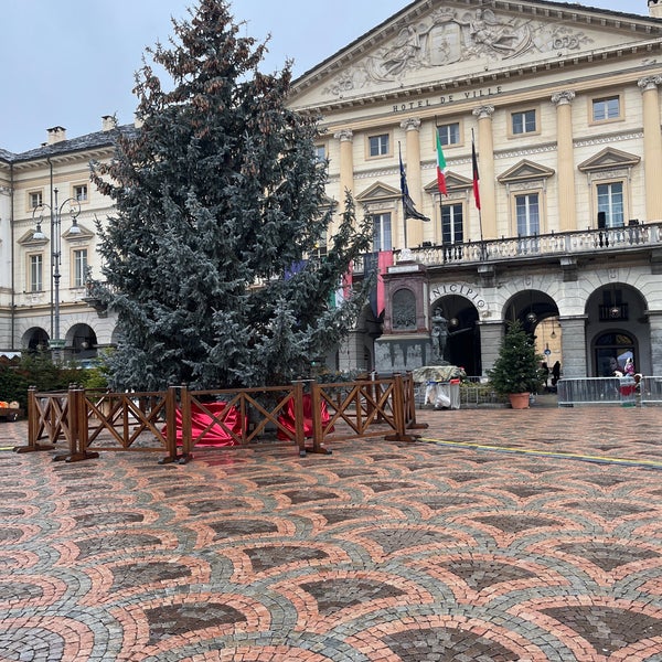 Photo taken at Piazza Chanoux by Emel M. on 12/30/2022