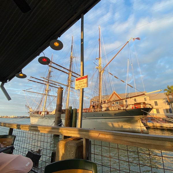 Foto diambil di Fisherman&#39;s Wharf oleh JR H. pada 10/24/2020