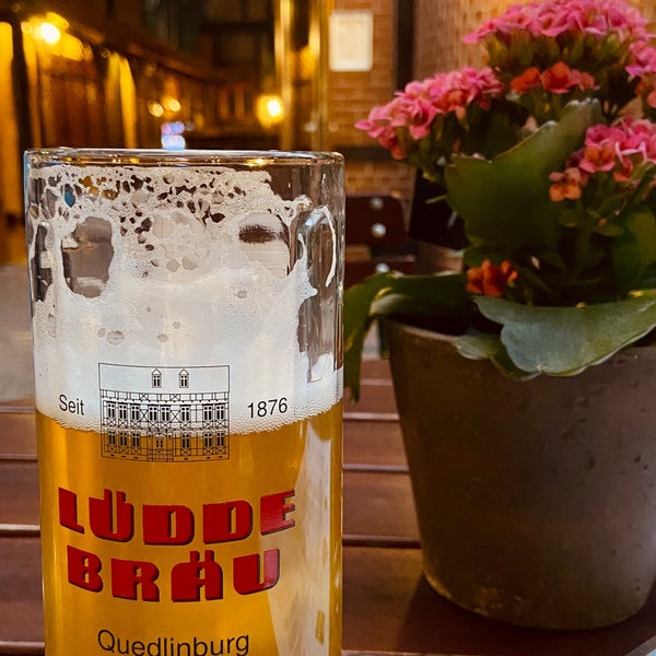 รูปภาพถ่ายที่ Brauhaus Lüdde โดย Jana B. เมื่อ 7/31/2021