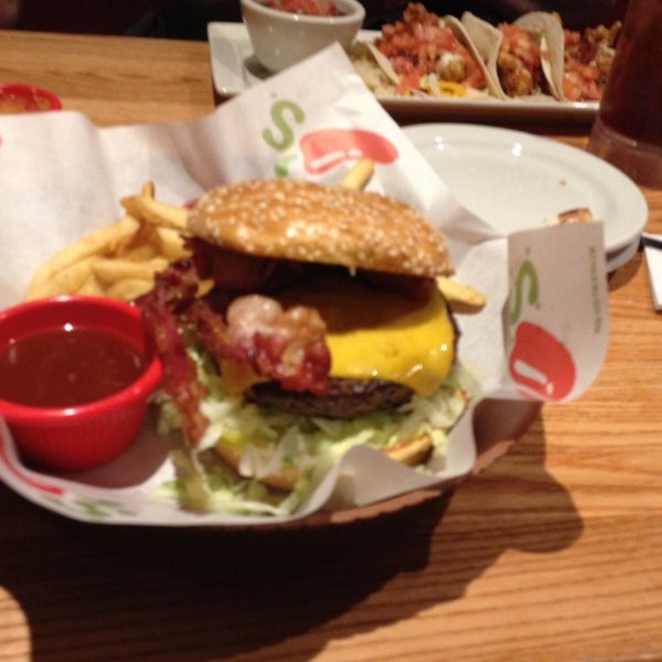 Photo taken at Chili&#39;s Grill &amp; Bar by David B. on 3/9/2014
