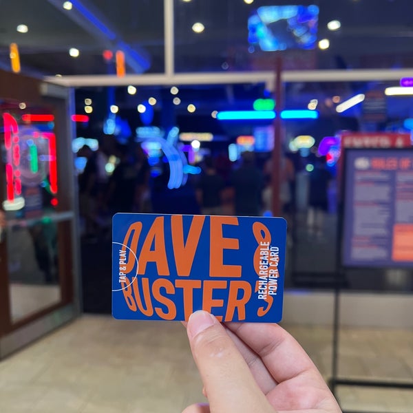 Photo taken at Dave &amp; Buster&#39;s by Şeyma A. on 7/27/2022