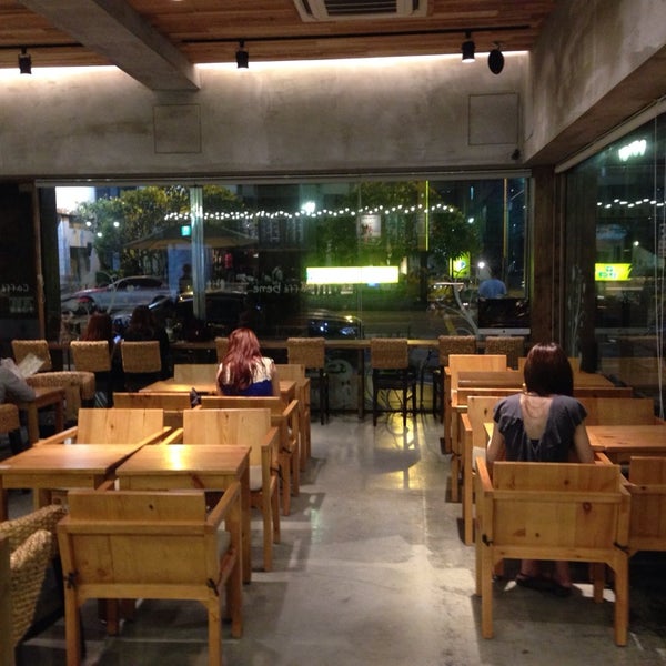 Foto diambil di Caffe Bene oleh Enta Y. pada 7/27/2014.