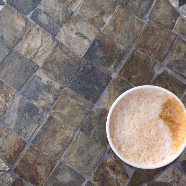 5/13/2015에 A L E X님이 Artopolis Cafe에서 찍은 사진