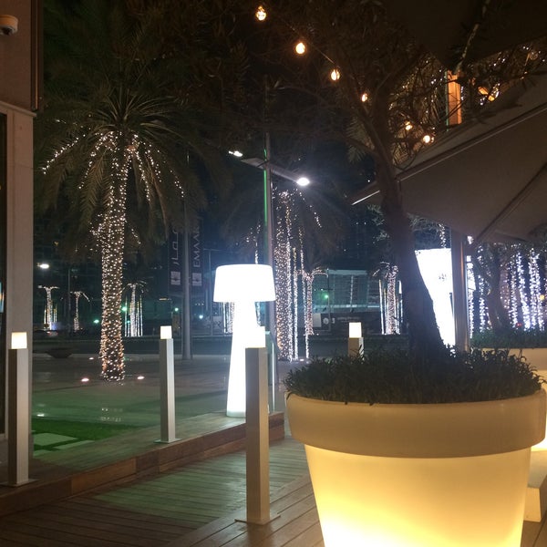 Foto tirada no(a) The Pavilion Downtown Dubai por Dora E. em 4/27/2016