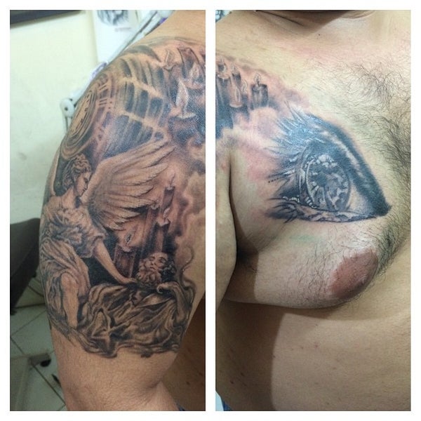 6/18/2015 tarihinde Jo J.ziyaretçi tarafından 7 Fukujin Tattoo Studio'de çekilen fotoğraf