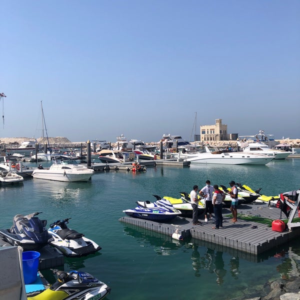 Снимок сделан в Amwaj Al Bahar Boats and Yachts Chartering пользователем Hamdan . 4/9/2021
