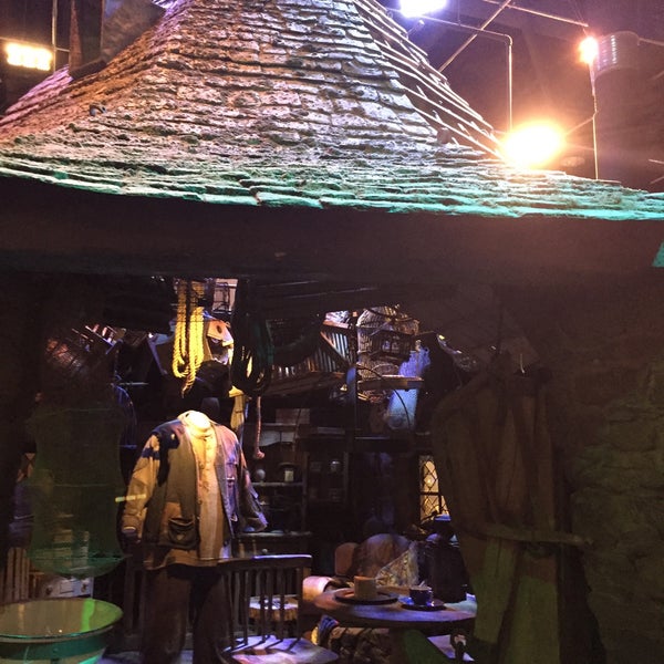 Foto tirada no(a) Hagrid&#39;s Hut por Cédric J. em 11/3/2015