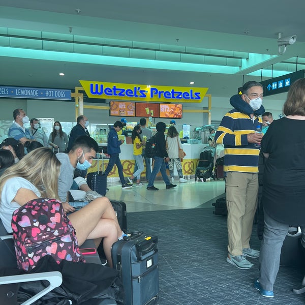Wetzel's Pretzels Tocumen International Airport