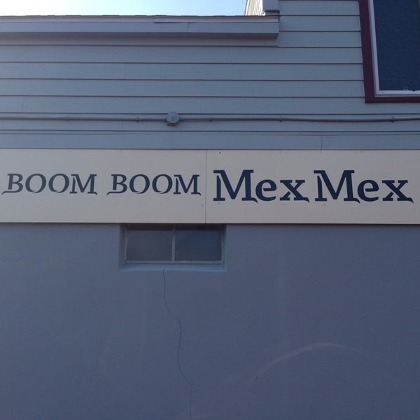 Photo prise au Boom Boom Mex Mex Taqueria par Kimberlee N. le10/30/2013
