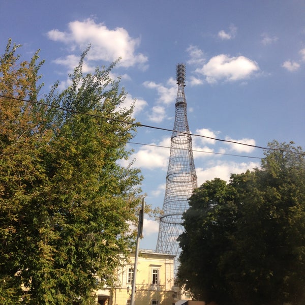 Башня шухова. Телевышка на шаболовке. Шуховская телебашня в москве. Шуховская телебашня в москве. Шуховская башня светится.
