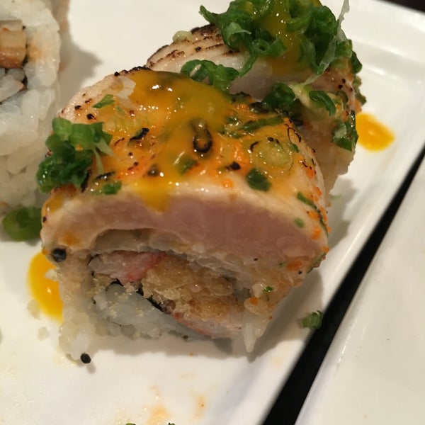 11/27/2015 tarihinde David H.ziyaretçi tarafından Tasty Thai &amp; Sushi'de çekilen fotoğraf