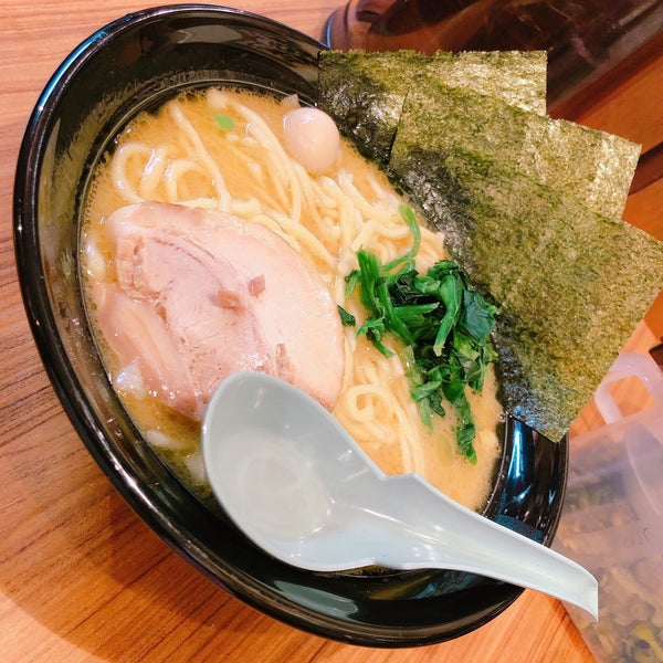 Fotos Em 横浜家系ラーメン 豊島家 池袋東口店 Restaurante De Ramen Em 豊島区