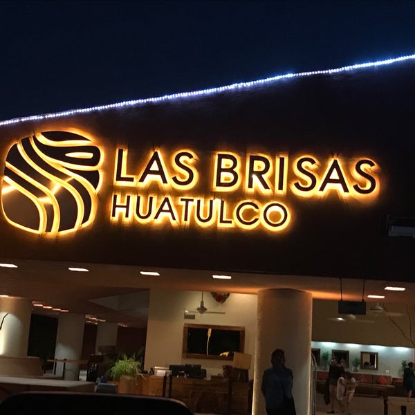 Photo taken at Las Brisas Huatulco by Erika Ludivina G. on 12/10/2017