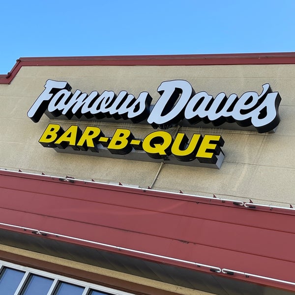 Photo taken at Famous Dave&#39;s by Ray E. on 3/21/2021