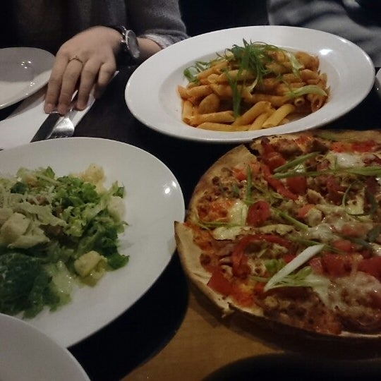 Photo taken at Mammas Pizza &amp; Pasta Bar by Josie Y. on 4/5/2014