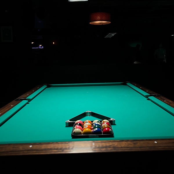 Foto tirada no(a) Society Billiards + Bar por DARKNESS 🌑 em 10/4/2023