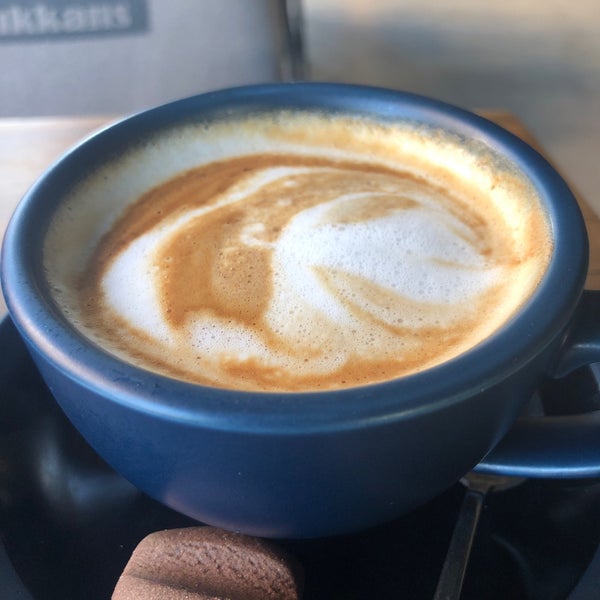 Photo prise au The Lukkans Coffee par Ö〽️ÜR . le11/20/2019