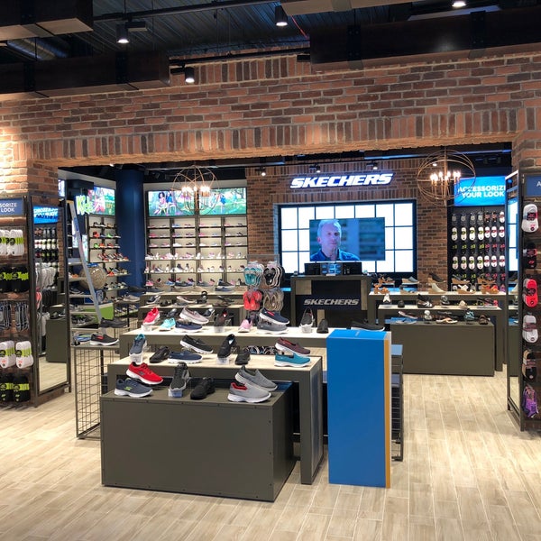 skechers outlet harbour town