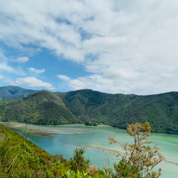 Marlborough Region New Zealand озеро Чалиса