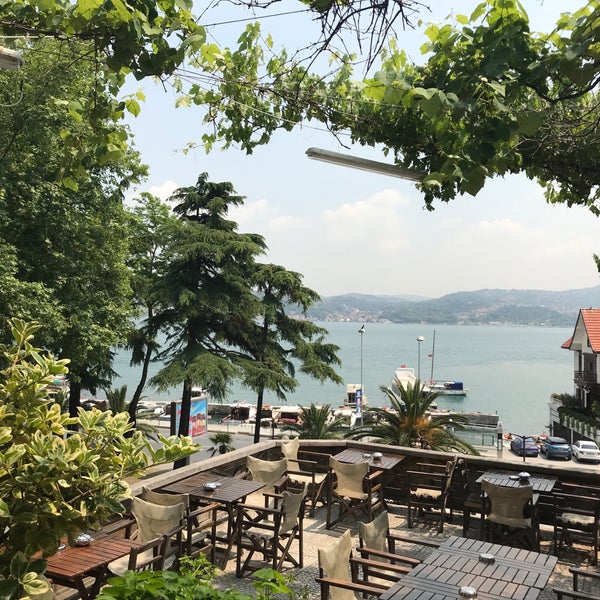 Photo taken at Villa Park Çay Bahçesi by Kaan Ç. on 6/5/2018