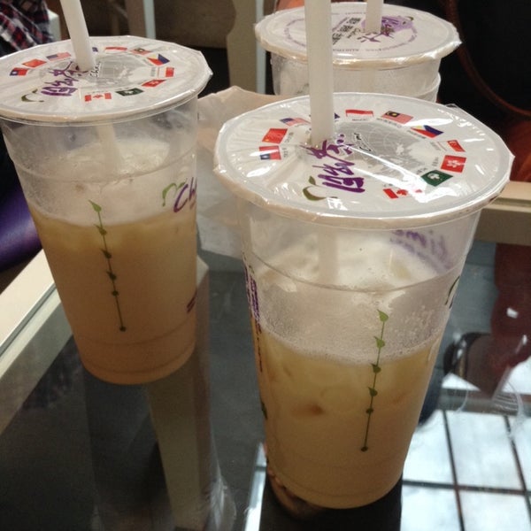 Photo taken at Chatime by Leknopatsorn on 10/19/2013