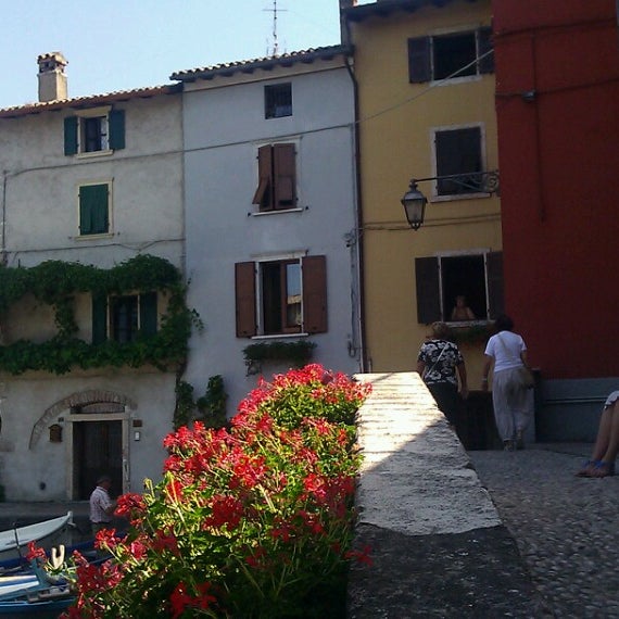 8/6/2013 tarihinde Réka L.ziyaretçi tarafından Cassone di Malcesine'de çekilen fotoğraf