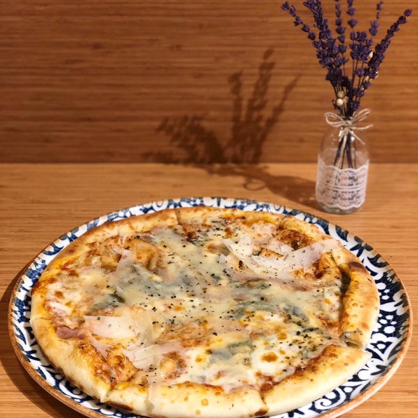 Eşsiz lezzete sahip 4 peynirli pizzamız QUATTRO FORMAGGİ yi en kısa sürede tatmanızı öneriyoruz 🍕😋 #ankarapizza#pizzaankara#ankaradapizza #pizza#pizzalezzeti #pizzalovers🍕#pizzalovers🍕 #pizzamania