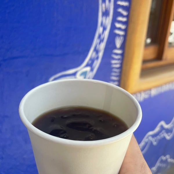Their cold brew is incredible (and they are generous with the portion they give you little ice). The beans they used were from Oaxaca and it was full bodied with a strong sweet chocolatey taste.
