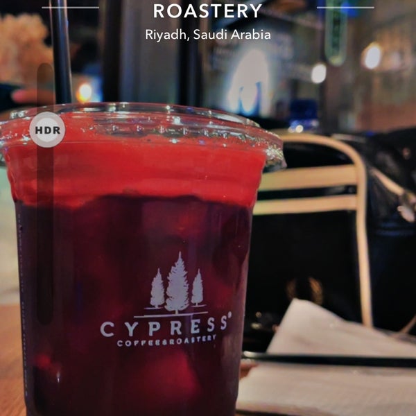 7/10/2023 tarihinde Mohammed🪄ziyaretçi tarafından CYPRESS Caffe &amp; Roastery'de çekilen fotoğraf