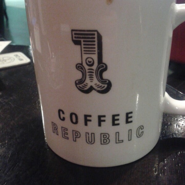 11/4/2013 tarihinde Rosa A.ziyaretçi tarafından Coffee Republic'de çekilen fotoğraf