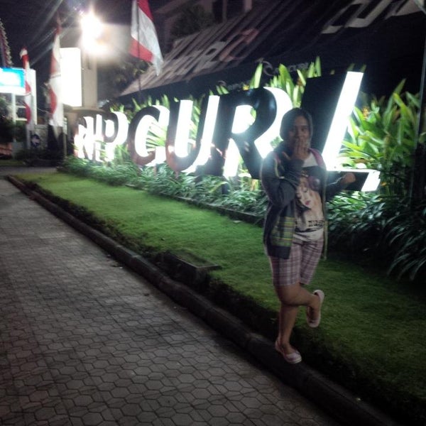 Photo taken at Rip Curl Sunset Road Store (RCJS) by Yuli A. on 8/17/2013
