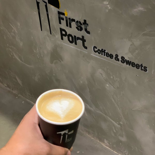 Das Foto wurde bei First Port Coffee von ebrahim m. am 12/6/2020 aufgenommen