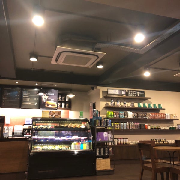 Photo taken at Starbucks by Faiz on 9/22/2018