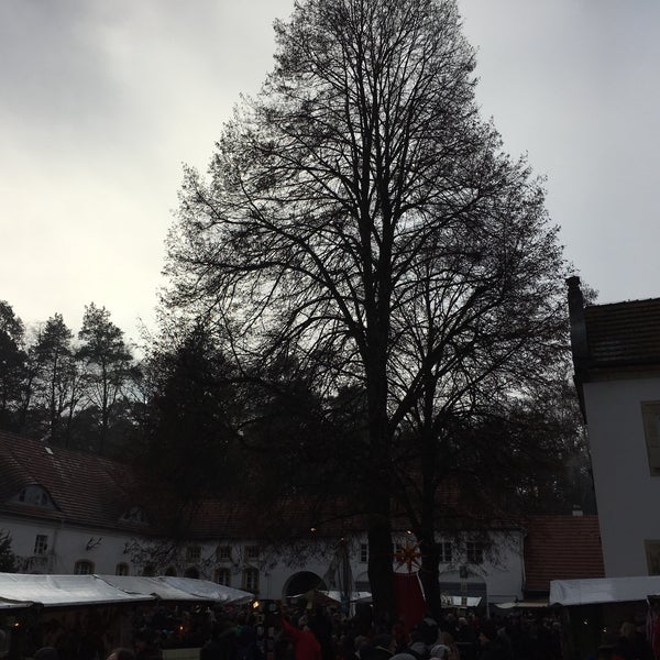 Photo taken at Jagdschloss Grunewald by Heike on 12/4/2016